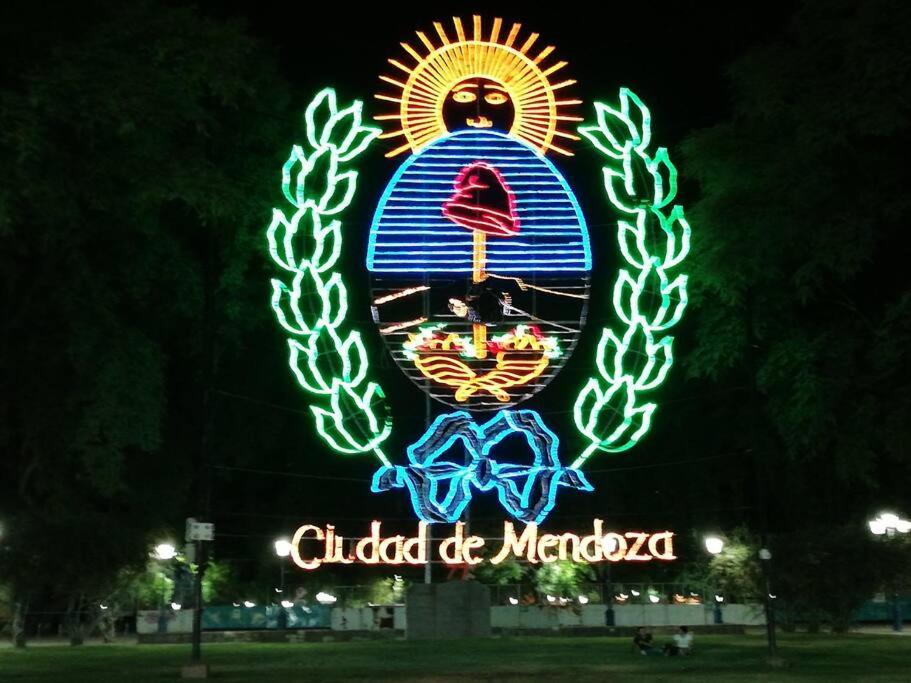 Petit Rivadavia En El Corazon De Mendozaアパートメント エクステリア 写真